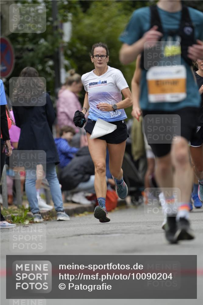 30.08.2026 - Blankeneser Heldenlauf Patografie http://msf.ph/oto/10090204 30.08.2026 12:00:09 Ziel 2160, 2161, 2572, 2630 meine-sportfotos.de