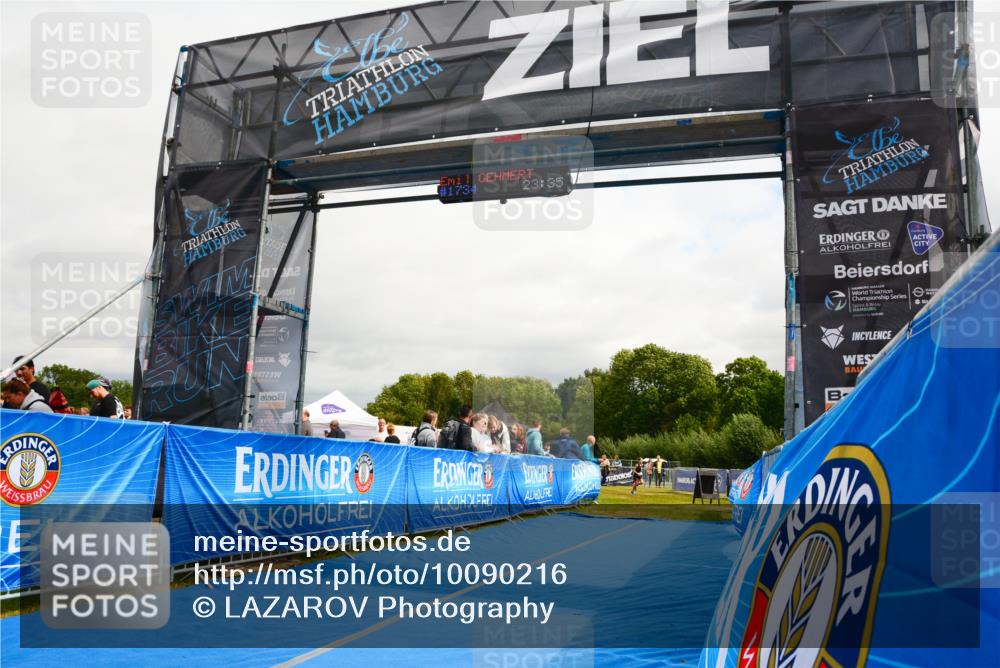 30.08.2026 - Elbe Triathlon Hamburg LAZAROV Photography http://msf.ph/oto/10090216 30.08.2026 12:48:21 Ziel  meine-sportfotos.de