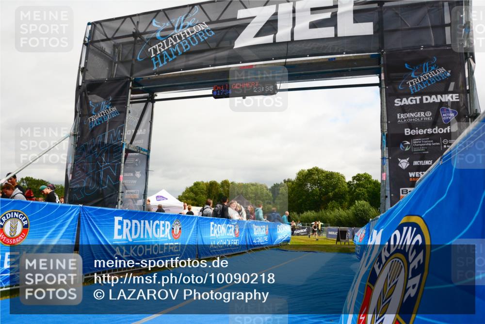 30.08.2026 - Elbe Triathlon Hamburg LAZAROV Photography http://msf.ph/oto/10090218 30.08.2026 12:48:21 Ziel  meine-sportfotos.de