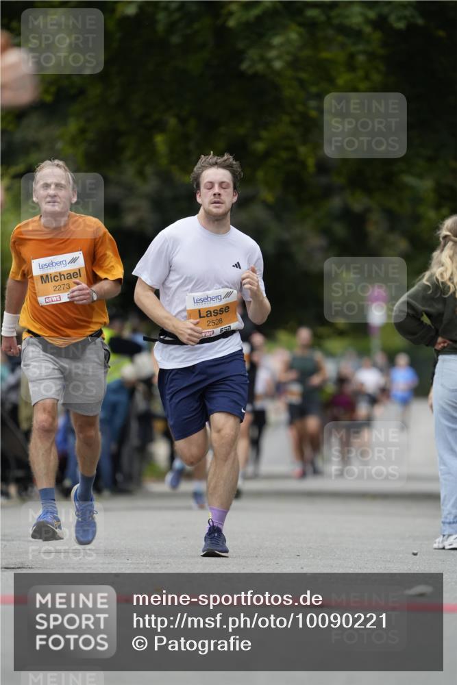 30.08.2026 - Blankeneser Heldenlauf Patografie http://msf.ph/oto/10090221 30.08.2026 12:00:15 Ziel 2160, 2161, 2168, 2273, 2461, 2528, 2572, 2593, 2630 meine-sportfotos.de
