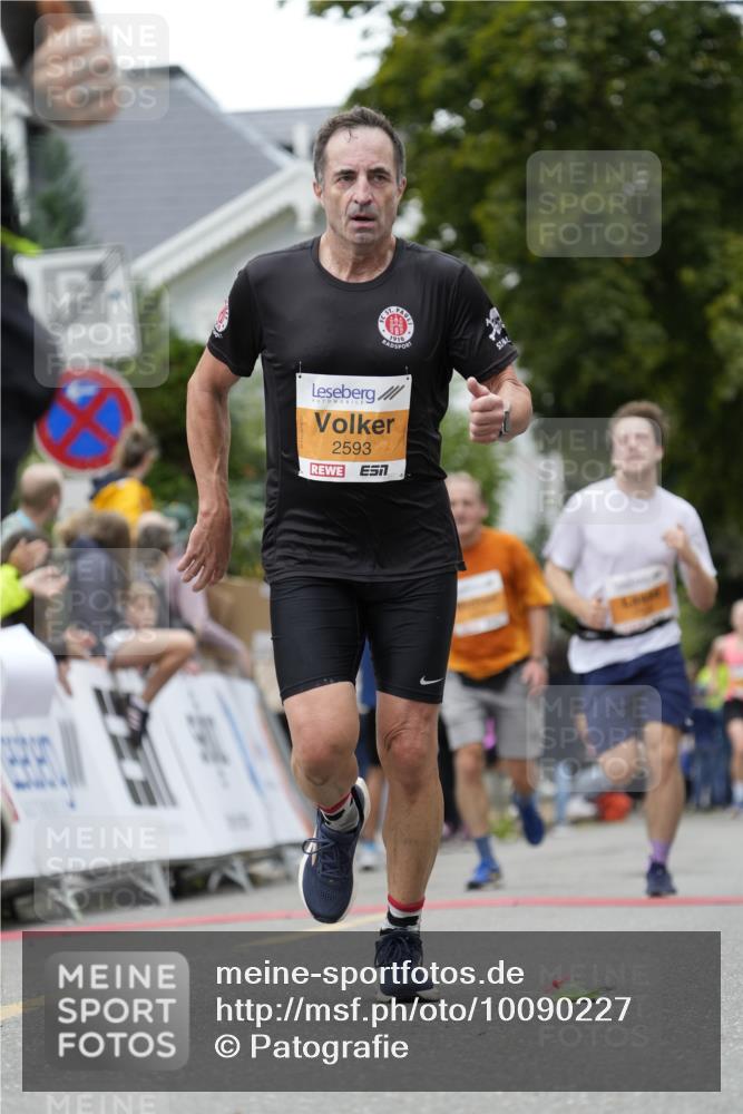 30.08.2026 - Blankeneser Heldenlauf Patografie http://msf.ph/oto/10090227 30.08.2026 12:00:18 Ziel 2160, 2161, 2168, 2273, 2461, 2528, 2572, 2593, 2630 meine-sportfotos.de