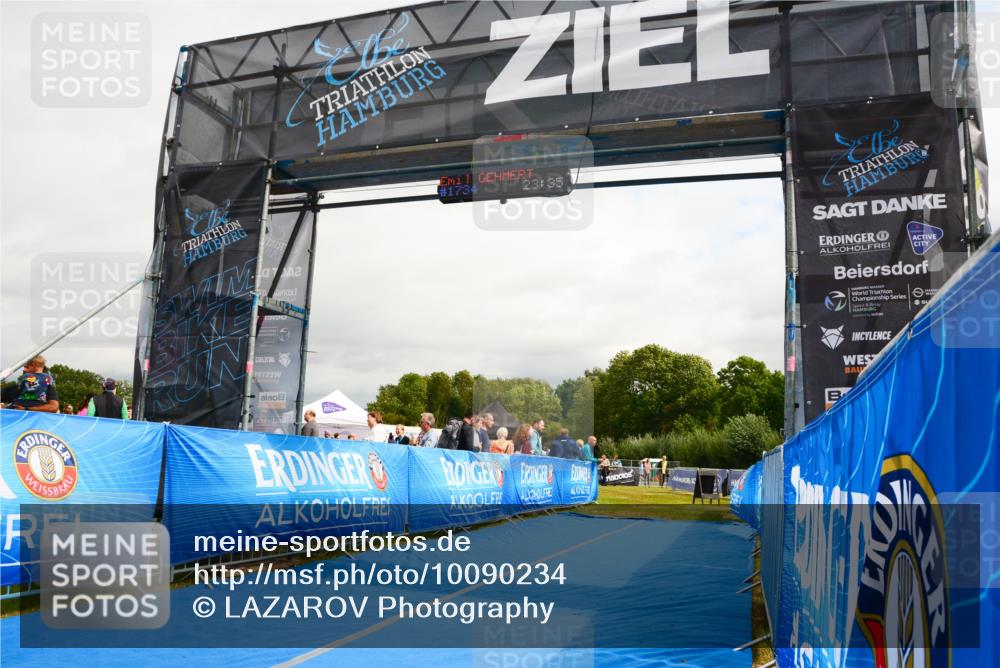 30.08.2026 - Elbe Triathlon Hamburg LAZAROV Photography http://msf.ph/oto/10090234 30.08.2026 12:48:32 Ziel  meine-sportfotos.de