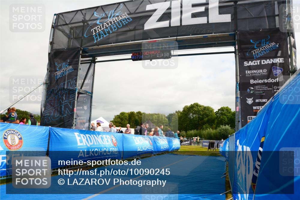 30.08.2026 - Elbe Triathlon Hamburg LAZAROV Photography http://msf.ph/oto/10090245 30.08.2026 12:48:34 Ziel  meine-sportfotos.de