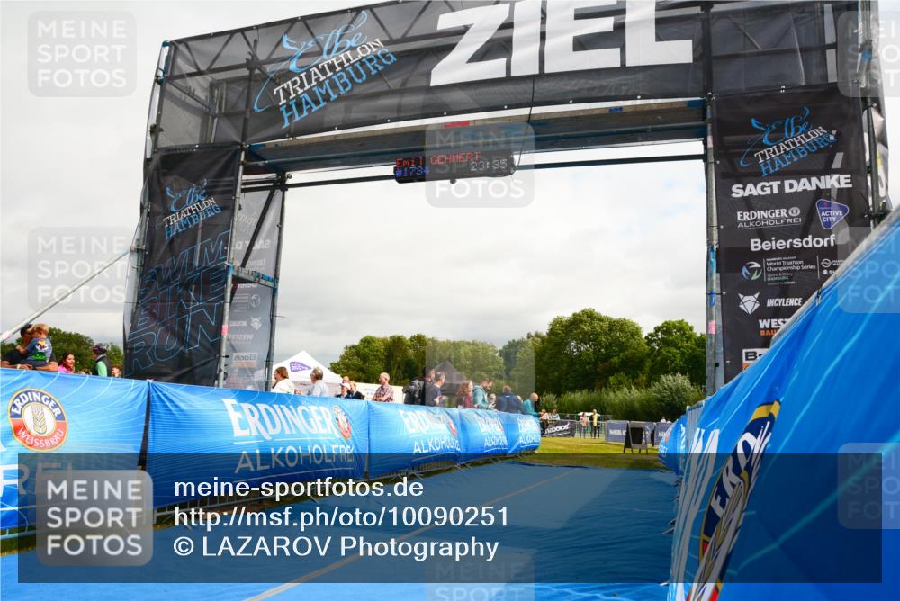 30.08.2026 - Elbe Triathlon Hamburg LAZAROV Photography http://msf.ph/oto/10090251 30.08.2026 12:48:34 Ziel  meine-sportfotos.de