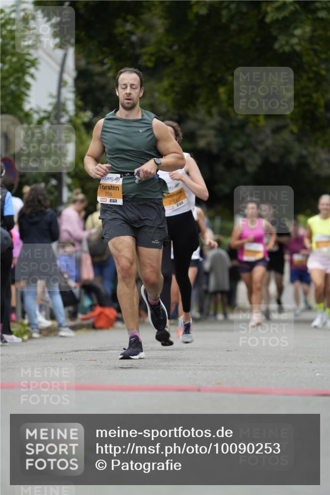 30.08.2026 - Blankeneser Heldenlauf Patografie http://msf.ph/oto/10090253 30.08.2026 12:00:34 Ziel 2026, 2181, 2565 meine-sportfotos.de