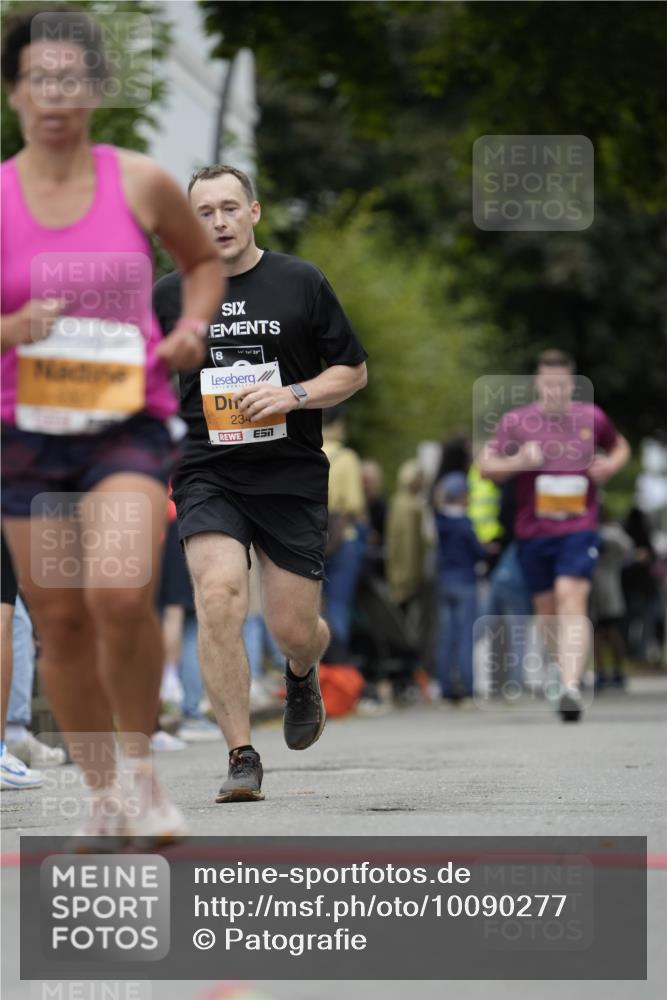 30.08.2026 - Blankeneser Heldenlauf Patografie http://msf.ph/oto/10090277 30.08.2026 12:00:45 Ziel 2020, 2181, 2323, 2349, 2856 meine-sportfotos.de