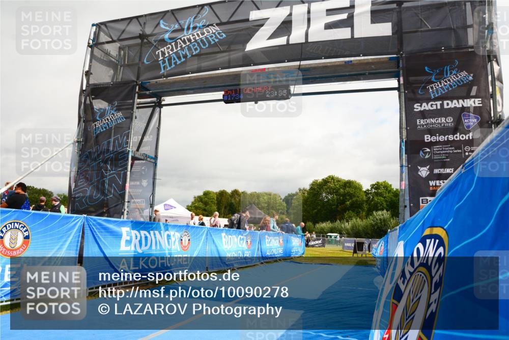30.08.2026 - Elbe Triathlon Hamburg LAZAROV Photography http://msf.ph/oto/10090278 30.08.2026 12:48:41 Ziel  meine-sportfotos.de