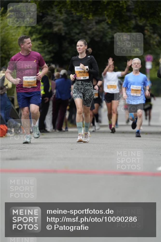 30.08.2026 - Blankeneser Heldenlauf Patografie http://msf.ph/oto/10090286 30.08.2026 12:00:49 Ziel 2020, 2323, 2349, 2856 meine-sportfotos.de