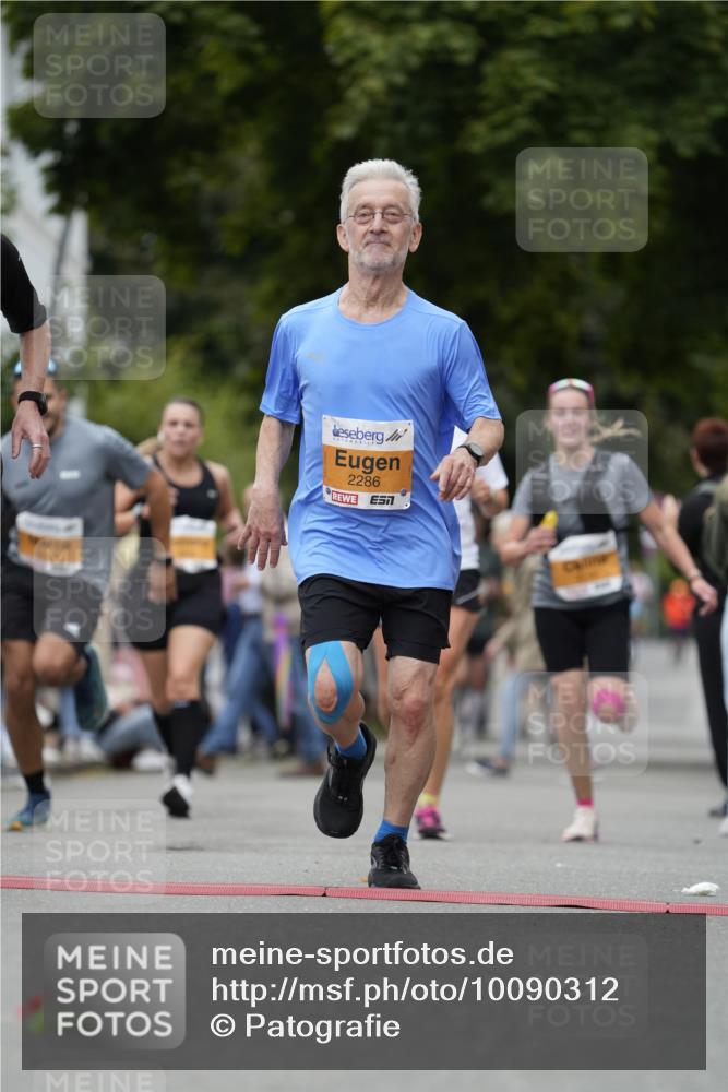 30.08.2026 - Blankeneser Heldenlauf Patografie http://msf.ph/oto/10090312 30.08.2026 12:01:00 Ziel 2145, 2146, 2286, 2660, 2765, 2830, 2917, 2937 meine-sportfotos.de