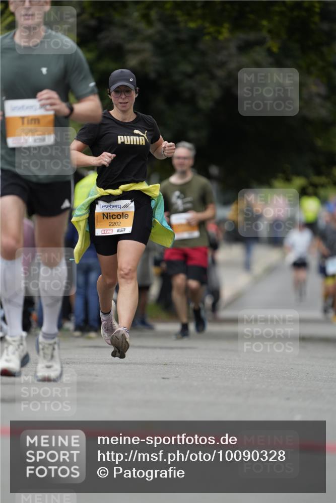 30.08.2026 - Blankeneser Heldenlauf Patografie http://msf.ph/oto/10090328 30.08.2026 12:01:09 Ziel 2145, 2146, 2269, 2765, 2830 meine-sportfotos.de