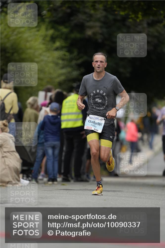 30.08.2026 - Blankeneser Heldenlauf Patografie http://msf.ph/oto/10090337 30.08.2026 12:01:22 Ziel 2202, 2341 meine-sportfotos.de