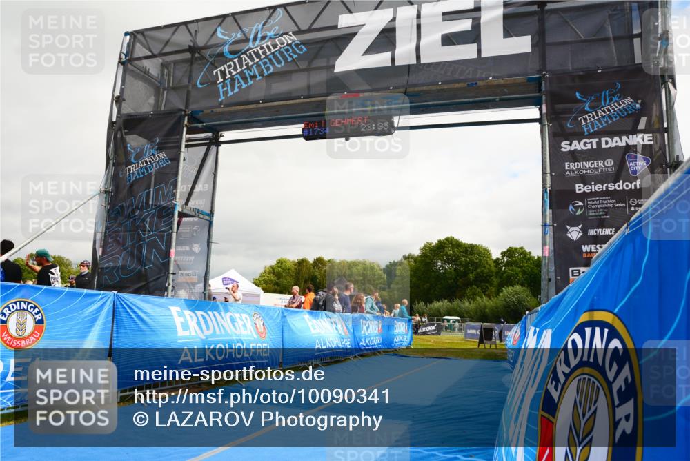 30.08.2026 - Elbe Triathlon Hamburg LAZAROV Photography http://msf.ph/oto/10090341 30.08.2026 12:48:55 Ziel  meine-sportfotos.de