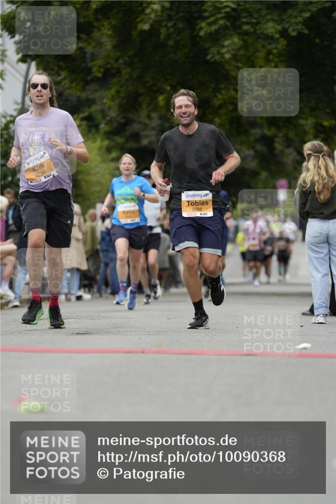 30.08.2026 - Blankeneser Heldenlauf Patografie http://msf.ph/oto/10090368 30.08.2026 12:01:37 Ziel 2065, 2646, 2698 meine-sportfotos.de