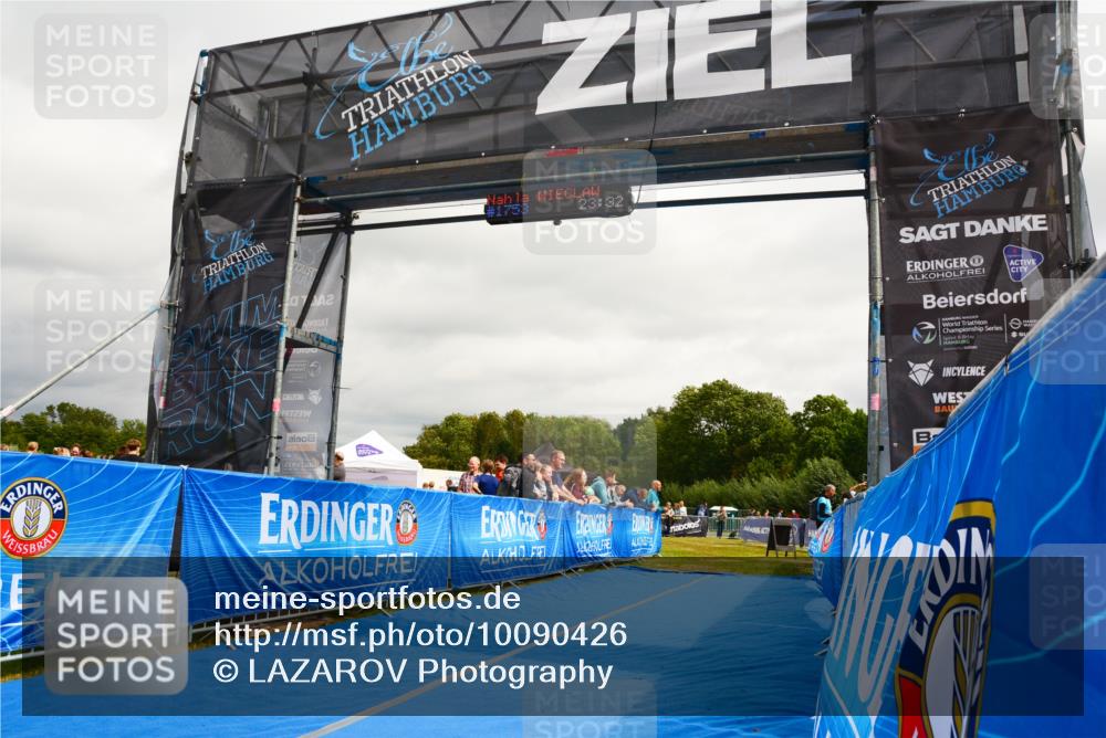 30.08.2026 - Elbe Triathlon Hamburg LAZAROV Photography http://msf.ph/oto/10090426 30.08.2026 12:51:26 Ziel  meine-sportfotos.de