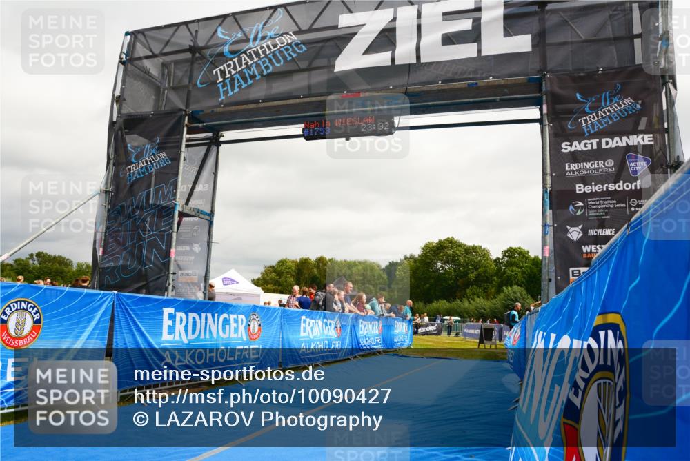 30.08.2026 - Elbe Triathlon Hamburg LAZAROV Photography http://msf.ph/oto/10090427 30.08.2026 12:51:26 Ziel  meine-sportfotos.de