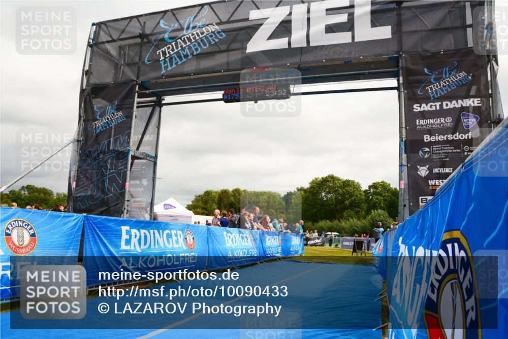 30.08.2026 - Elbe Triathlon Hamburg LAZAROV Photography http://msf.ph/oto/10090433 30.08.2026 12:51:27 Ziel  meine-sportfotos.de