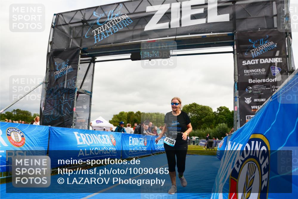30.08.2026 - Elbe Triathlon Hamburg LAZAROV Photography http://msf.ph/oto/10090465 30.08.2026 12:52:52 Ziel 1705 meine-sportfotos.de