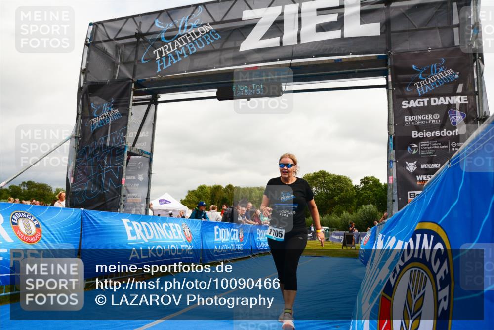 30.08.2026 - Elbe Triathlon Hamburg LAZAROV Photography http://msf.ph/oto/10090466 30.08.2026 12:52:52 Ziel 1705 meine-sportfotos.de