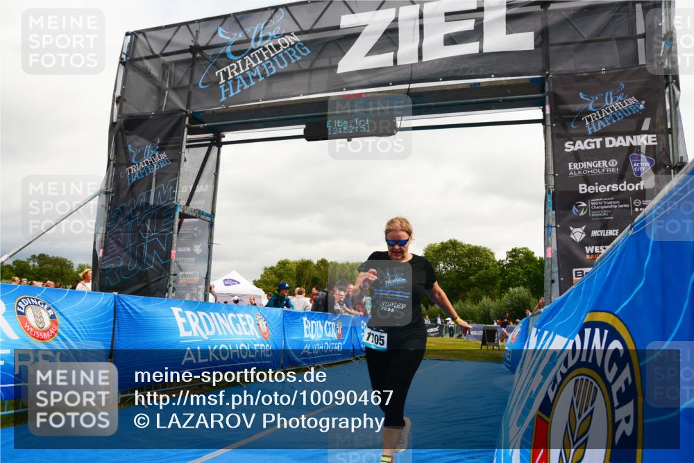 30.08.2026 - Elbe Triathlon Hamburg LAZAROV Photography http://msf.ph/oto/10090467 30.08.2026 12:52:52 Ziel 1705 meine-sportfotos.de