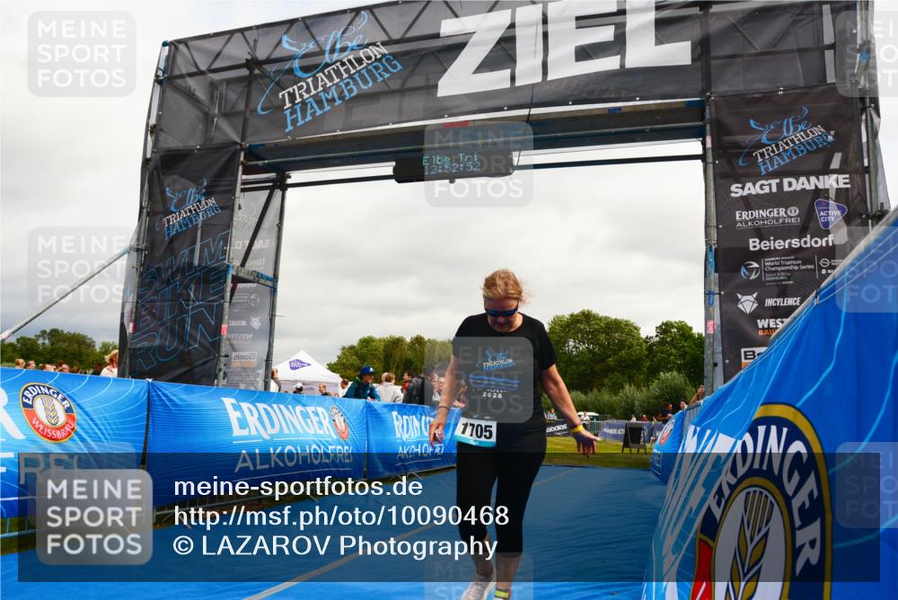 30.08.2026 - Elbe Triathlon Hamburg LAZAROV Photography http://msf.ph/oto/10090468 30.08.2026 12:52:52 Ziel 1705 meine-sportfotos.de