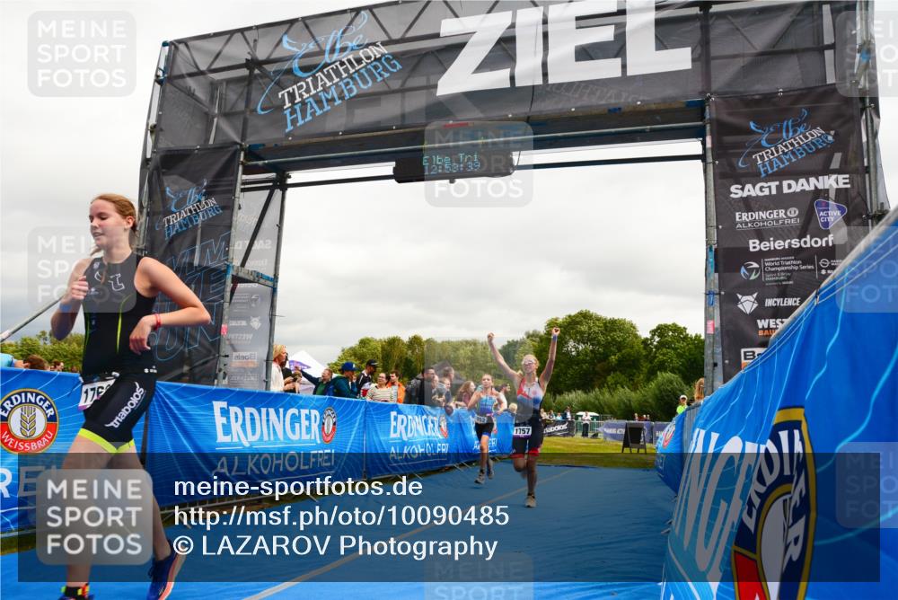 30.08.2026 - Elbe Triathlon Hamburg LAZAROV Photography http://msf.ph/oto/10090485 30.08.2026 12:53:40 Ziel 1757, 1769, 1852 meine-sportfotos.de