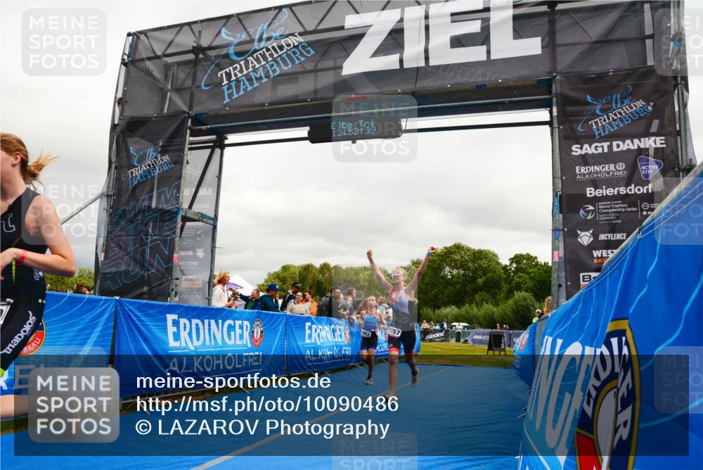30.08.2026 - Elbe Triathlon Hamburg LAZAROV Photography http://msf.ph/oto/10090486 30.08.2026 12:53:41 Ziel 1757, 1769, 1852 meine-sportfotos.de