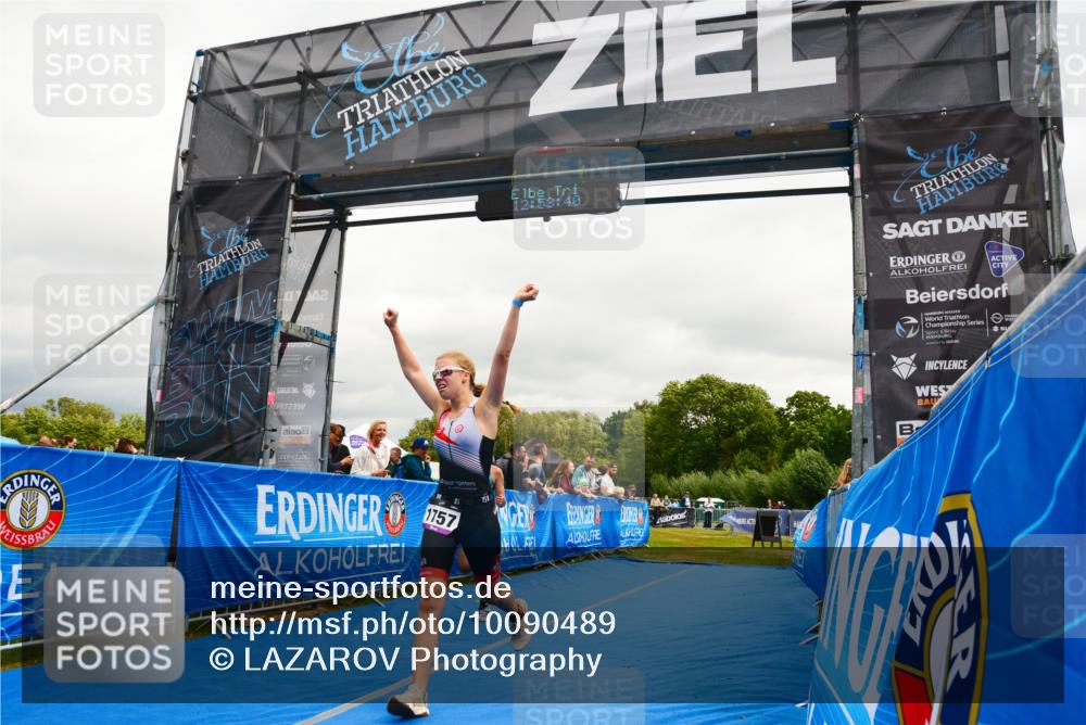 30.08.2026 - Elbe Triathlon Hamburg LAZAROV Photography http://msf.ph/oto/10090489 30.08.2026 12:53:41 Ziel 1757, 1769, 1852 meine-sportfotos.de