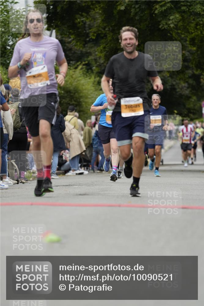 30.08.2026 - Blankeneser Heldenlauf Patografie http://msf.ph/oto/10090521 30.08.2026 12:01:38 Ziel 2065, 2646, 2698 meine-sportfotos.de