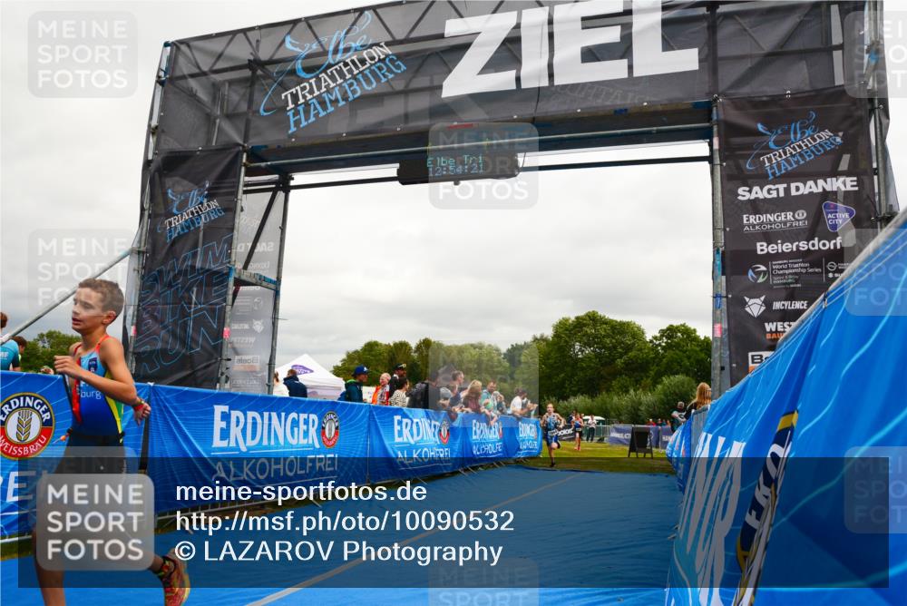 30.08.2026 - Elbe Triathlon Hamburg LAZAROV Photography http://msf.ph/oto/10090532 30.08.2026 12:54:22 Ziel 1758, 1836, 1857, 1864 meine-sportfotos.de