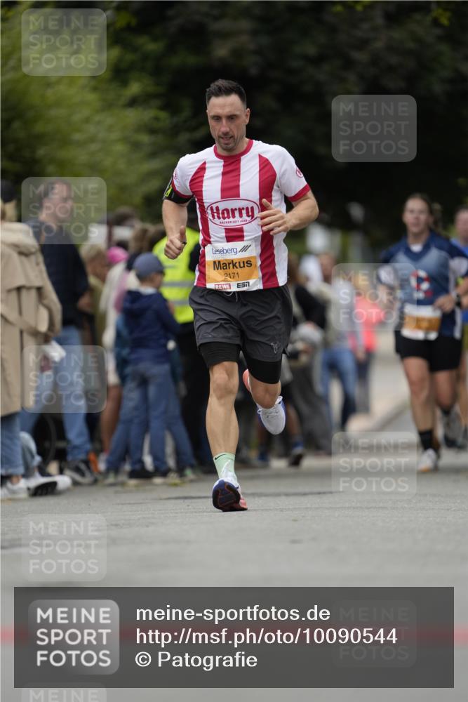 30.08.2026 - Blankeneser Heldenlauf Patografie http://msf.ph/oto/10090544 30.08.2026 12:01:49 Ziel 2210, 2330, 2698, 2904 meine-sportfotos.de