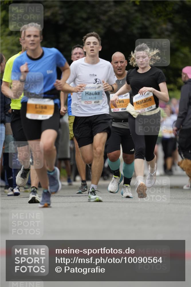 30.08.2026 - Blankeneser Heldenlauf Patografie http://msf.ph/oto/10090564 30.08.2026 12:01:59 Ziel 2171, 2626, 4428 meine-sportfotos.de