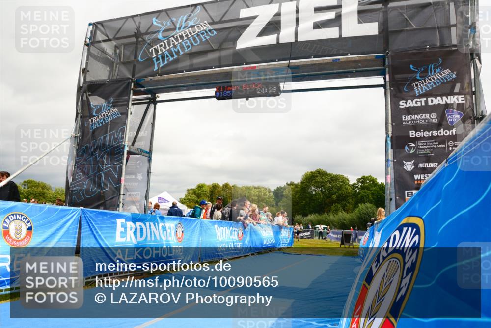 30.08.2026 - Elbe Triathlon Hamburg LAZAROV Photography http://msf.ph/oto/10090565 30.08.2026 12:54:40 Ziel 1839, 1880 meine-sportfotos.de