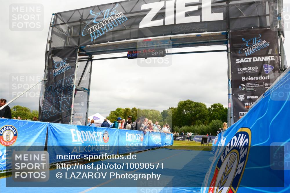 30.08.2026 - Elbe Triathlon Hamburg LAZAROV Photography http://msf.ph/oto/10090571 30.08.2026 12:54:41 Ziel 1839, 1880 meine-sportfotos.de