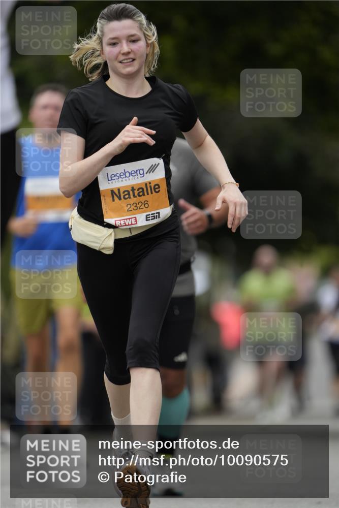 30.08.2026 - Blankeneser Heldenlauf Patografie http://msf.ph/oto/10090575 30.08.2026 12:02:04 Ziel 2067, 2326, 2417, 2490, 2626, 4428 meine-sportfotos.de