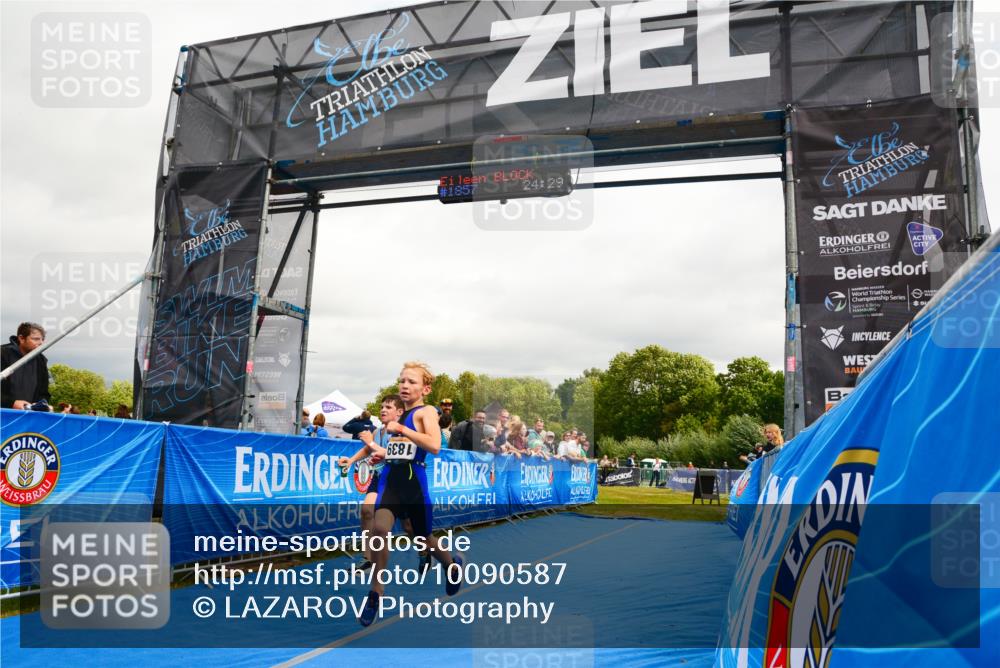 30.08.2026 - Elbe Triathlon Hamburg LAZAROV Photography http://msf.ph/oto/10090587 30.08.2026 12:54:47 Ziel 1839, 1880 meine-sportfotos.de