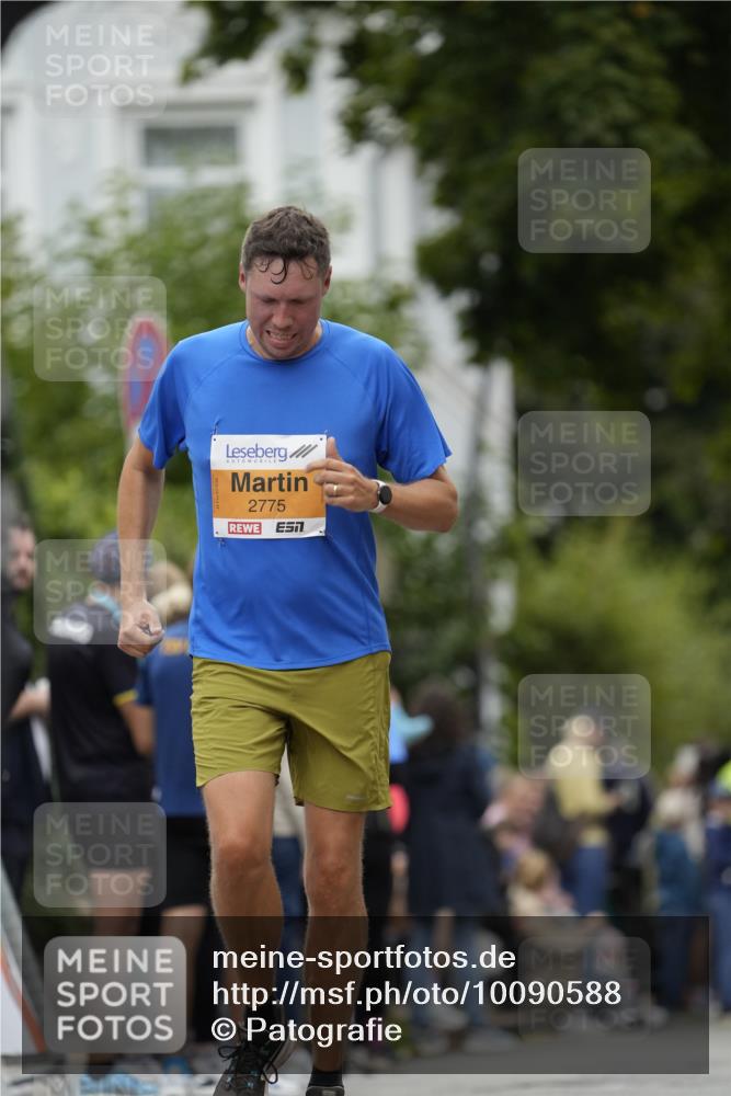 30.08.2026 - Blankeneser Heldenlauf Patografie http://msf.ph/oto/10090588 30.08.2026 12:02:10 Ziel 2067, 2326, 2417, 2490, 2775, 4428 meine-sportfotos.de