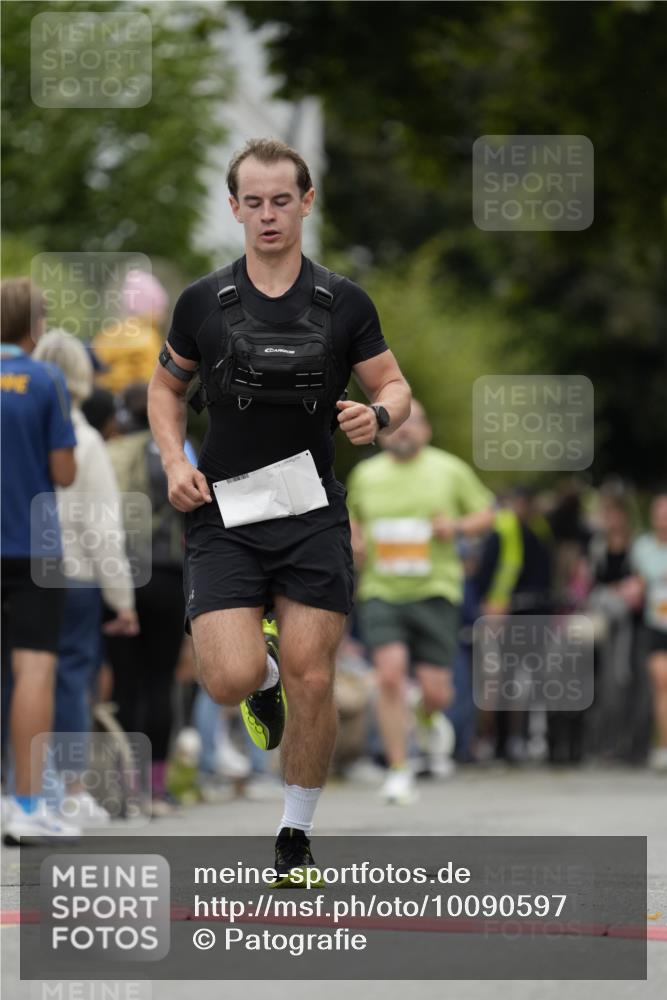 30.08.2026 - Blankeneser Heldenlauf Patografie http://msf.ph/oto/10090597 30.08.2026 12:02:15 Ziel 2417, 2775, 4086 meine-sportfotos.de