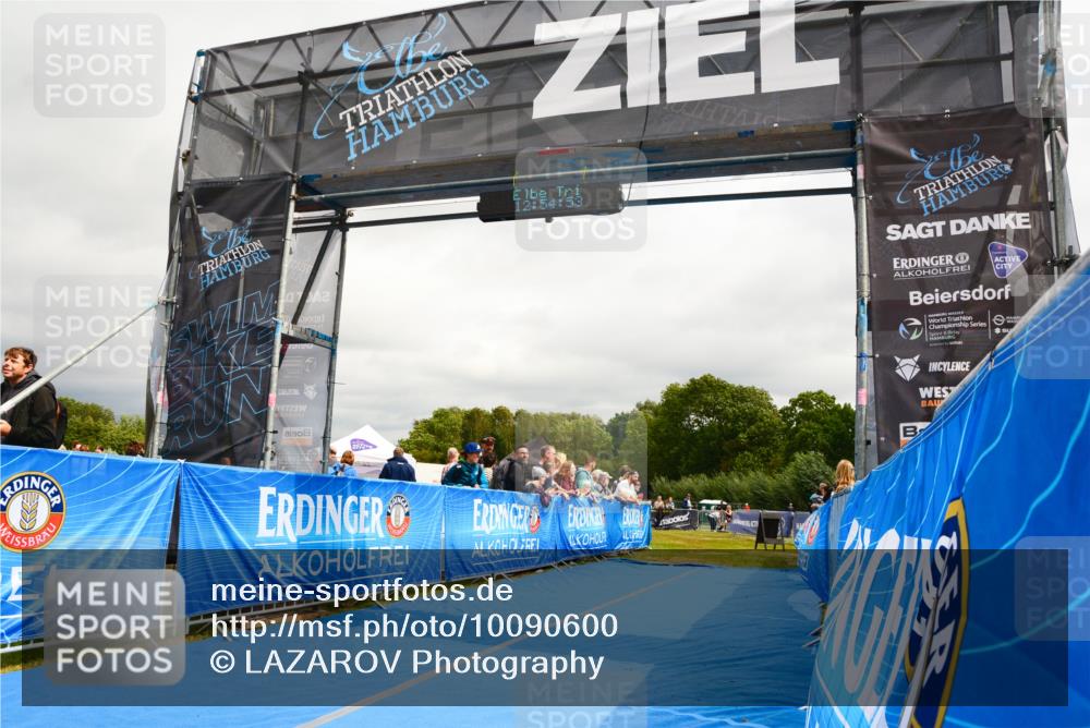 30.08.2026 - Elbe Triathlon Hamburg LAZAROV Photography http://msf.ph/oto/10090600 30.08.2026 12:54:55 Ziel 1851 meine-sportfotos.de