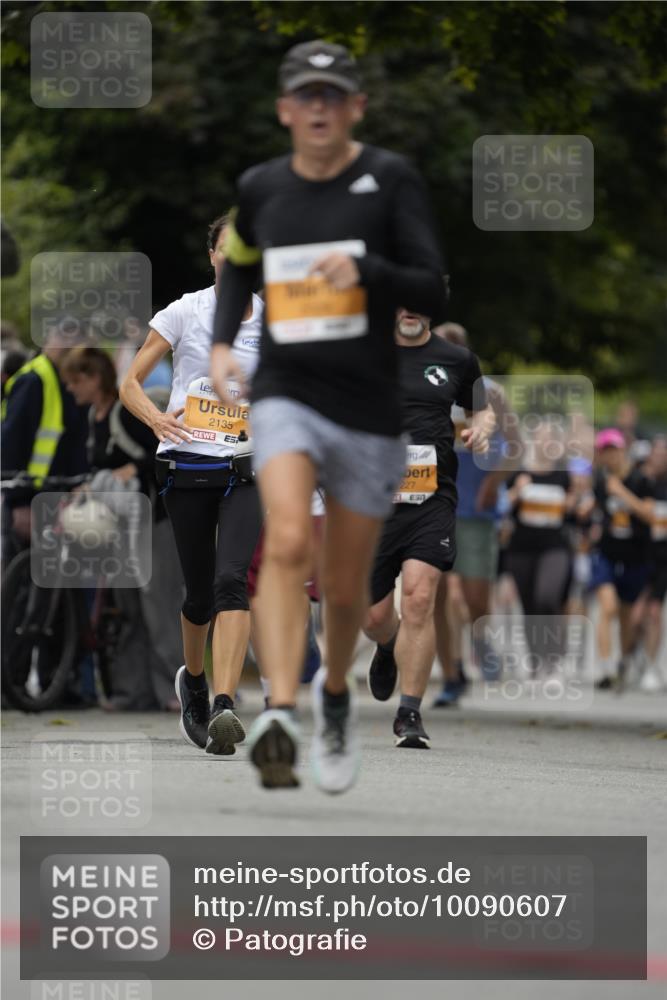 30.08.2026 - Blankeneser Heldenlauf Patografie http://msf.ph/oto/10090607 30.08.2026 12:02:21 Ziel 2029, 2030, 2480, 4086 meine-sportfotos.de