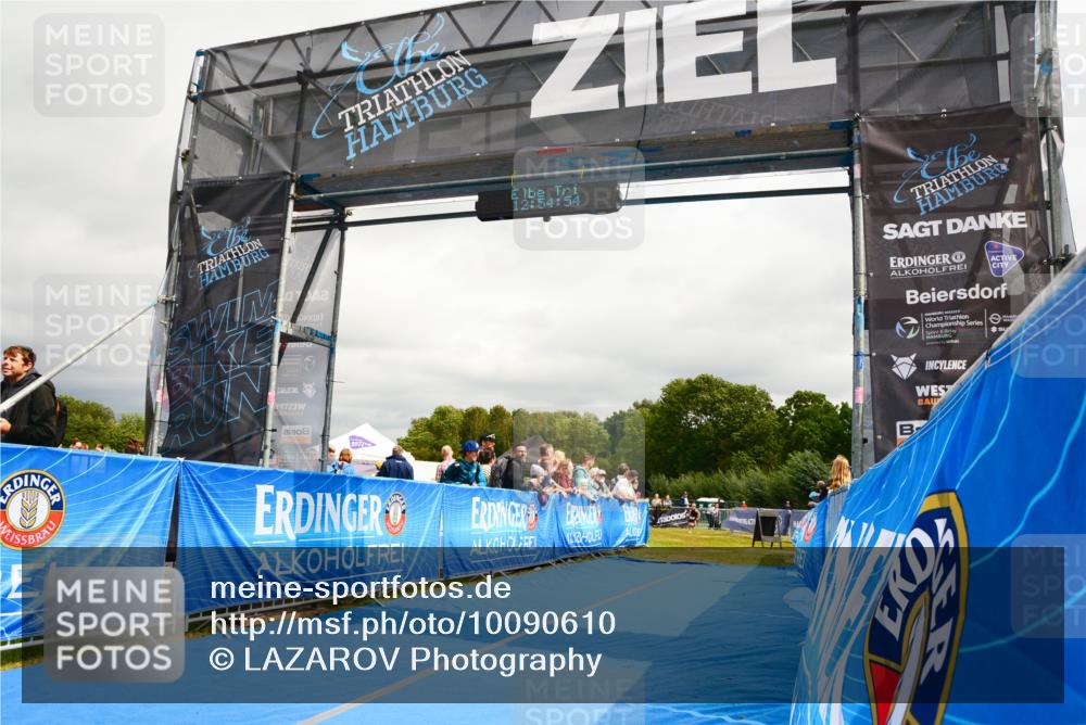 30.08.2026 - Elbe Triathlon Hamburg LAZAROV Photography http://msf.ph/oto/10090610 30.08.2026 12:54:55 Ziel 1851 meine-sportfotos.de