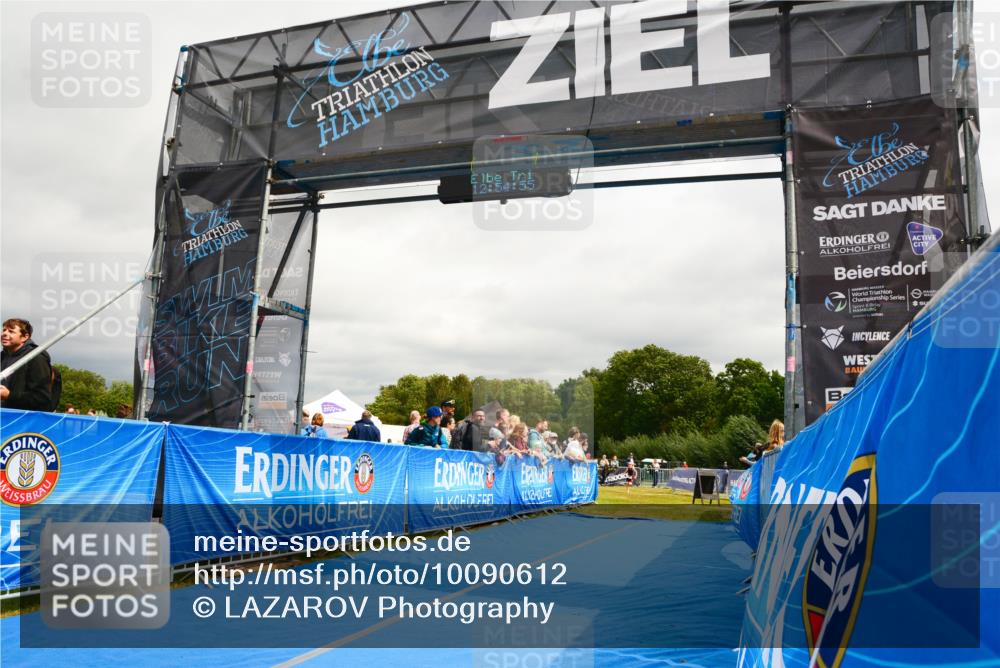 30.08.2026 - Elbe Triathlon Hamburg LAZAROV Photography http://msf.ph/oto/10090612 30.08.2026 12:54:56 Ziel 1851 meine-sportfotos.de