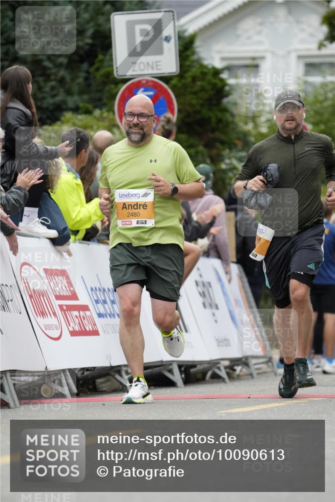 30.08.2026 - Blankeneser Heldenlauf Patografie http://msf.ph/oto/10090613 30.08.2026 12:02:24 Ziel 2029, 2030, 2480 meine-sportfotos.de