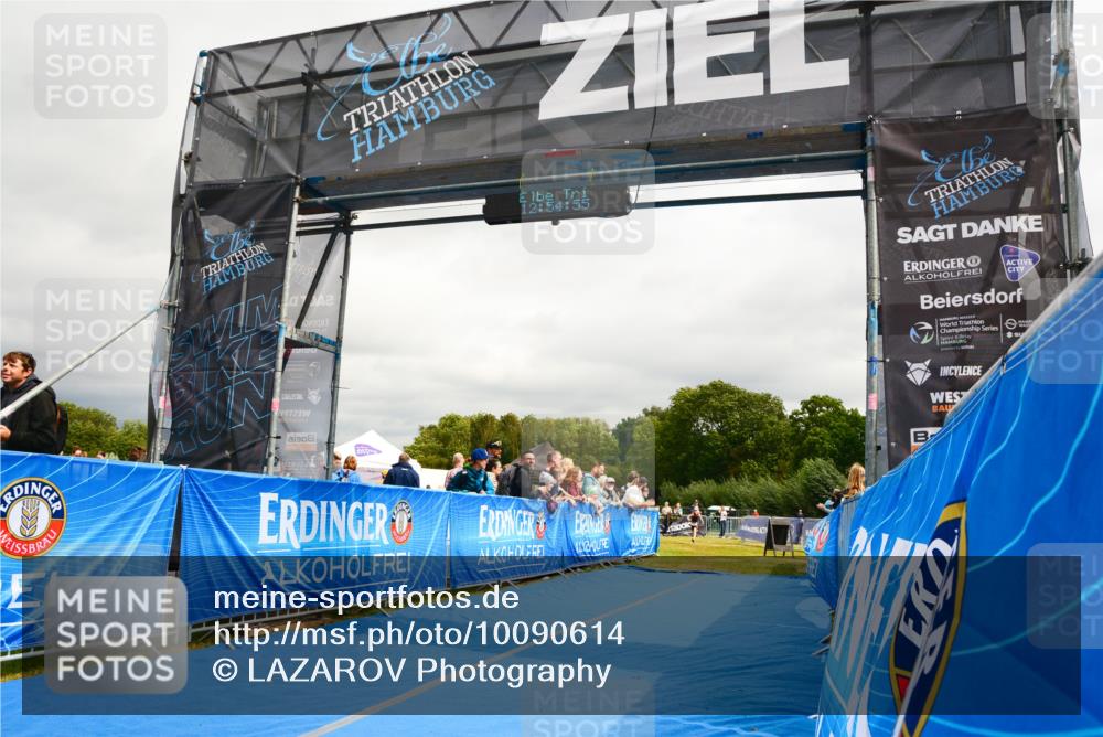 30.08.2026 - Elbe Triathlon Hamburg LAZAROV Photography http://msf.ph/oto/10090614 30.08.2026 12:54:56 Ziel 1851 meine-sportfotos.de