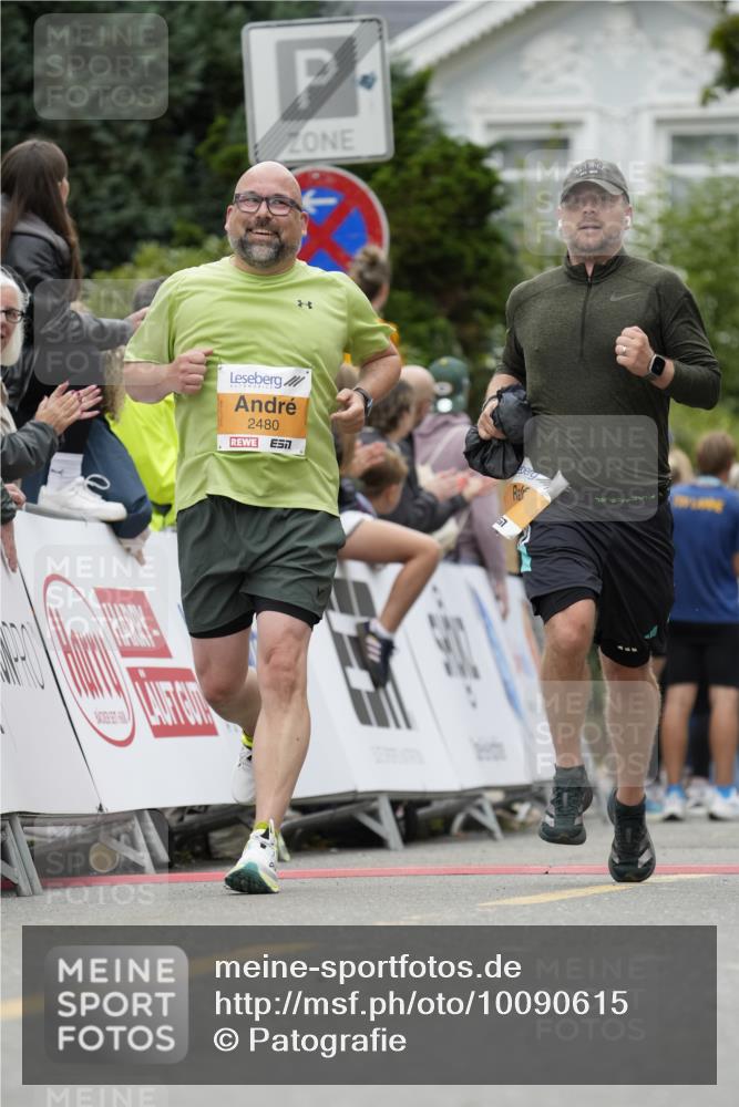 30.08.2026 - Blankeneser Heldenlauf Patografie http://msf.ph/oto/10090615 30.08.2026 12:02:24 Ziel 2029, 2030, 2480 meine-sportfotos.de