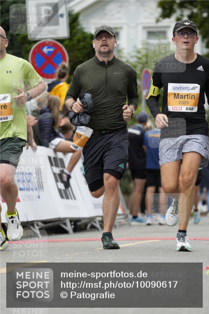 30.08.2026 - Blankeneser Heldenlauf Patografie http://msf.ph/oto/10090617 30.08.2026 12:02:25 Ziel 2029, 2030, 2480, 2858 meine-sportfotos.de