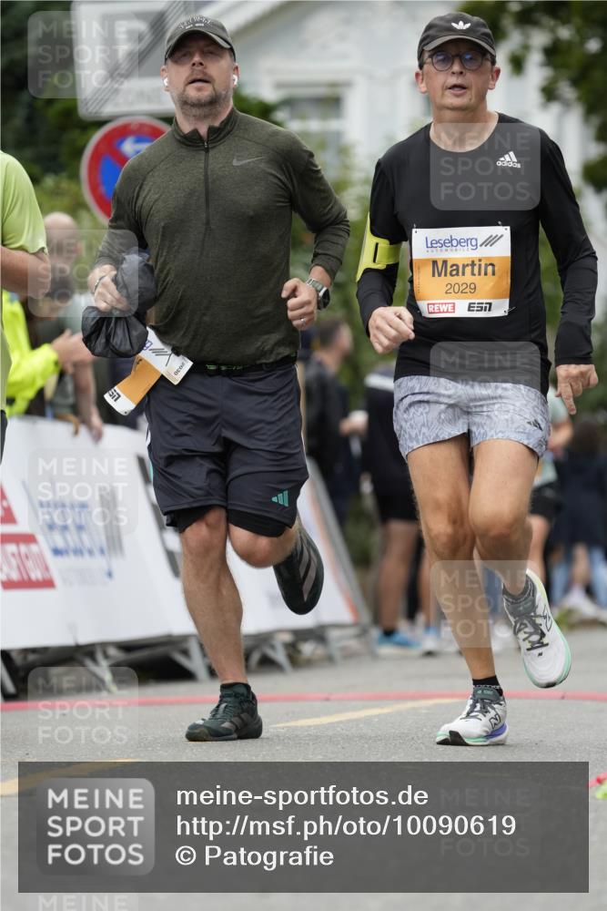 30.08.2026 - Blankeneser Heldenlauf Patografie http://msf.ph/oto/10090619 30.08.2026 12:02:25 Ziel 2029, 2030, 2480, 2858 meine-sportfotos.de