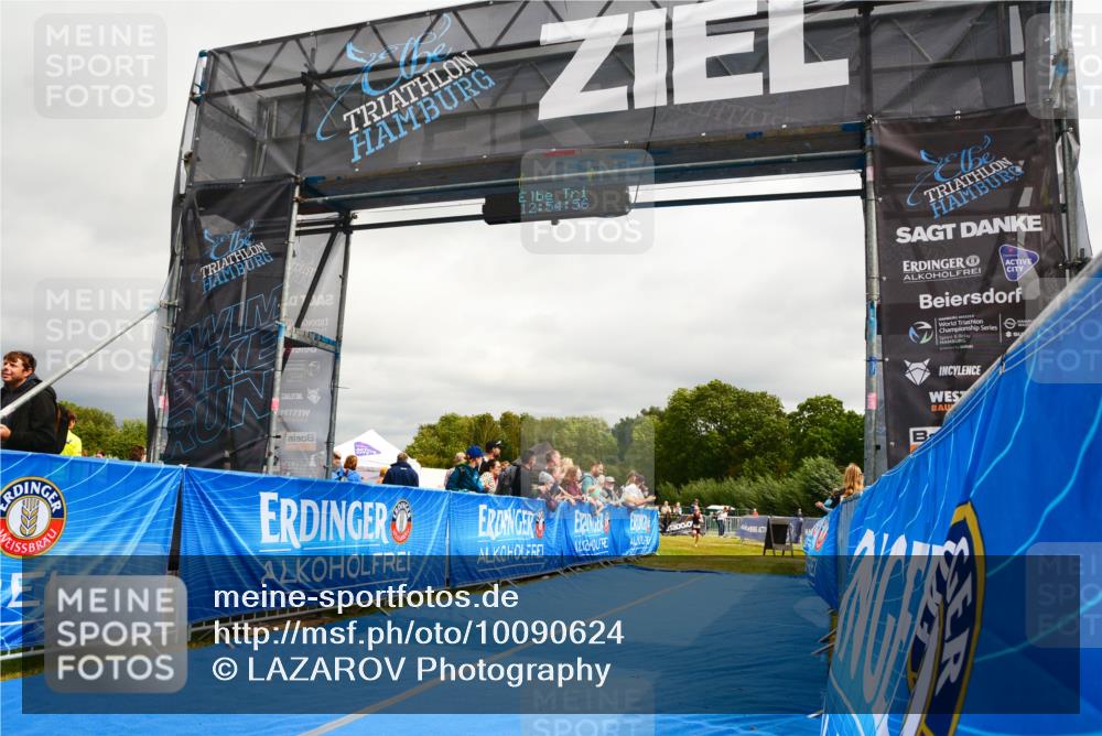 30.08.2026 - Elbe Triathlon Hamburg LAZAROV Photography http://msf.ph/oto/10090624 30.08.2026 12:54:57 Ziel 1851 meine-sportfotos.de