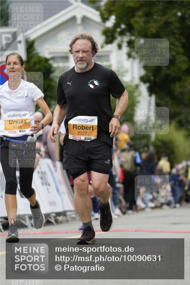 30.08.2026 - Blankeneser Heldenlauf Patografie http://msf.ph/oto/10090631 30.08.2026 12:02:32 Ziel 2135, 2227, 2506, 2858 meine-sportfotos.de