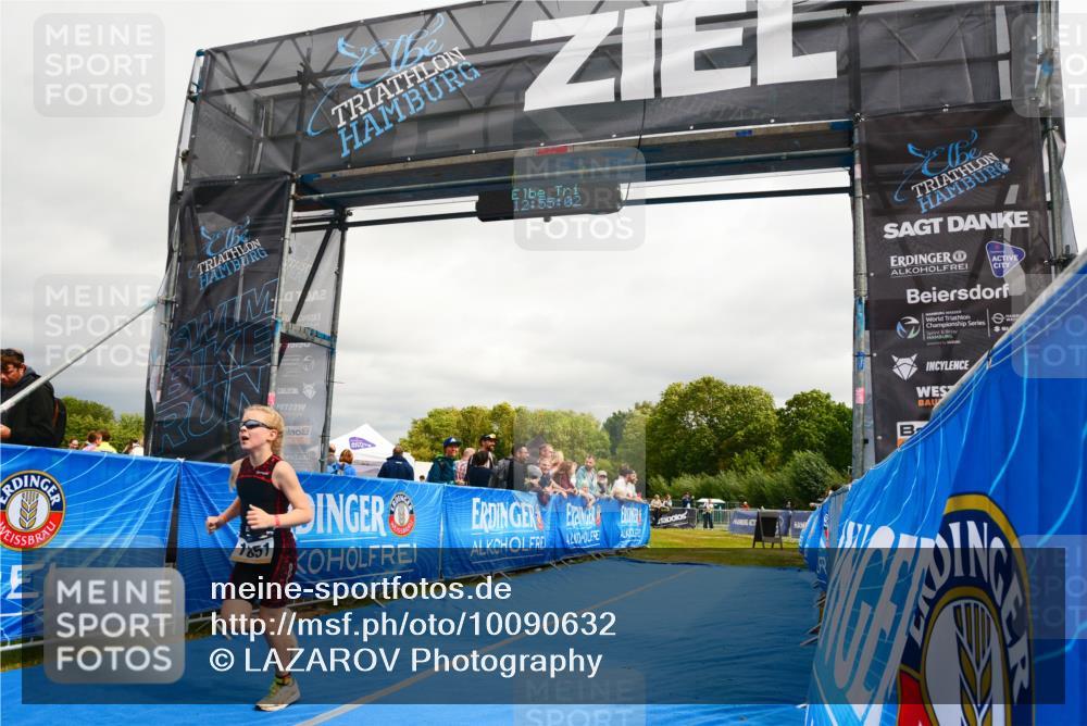 30.08.2026 - Elbe Triathlon Hamburg LAZAROV Photography http://msf.ph/oto/10090632 30.08.2026 12:55:03 Ziel 1851 meine-sportfotos.de