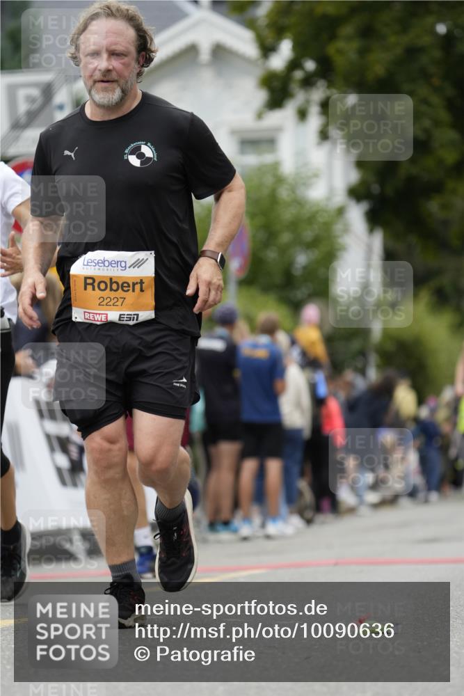 30.08.2026 - Blankeneser Heldenlauf Patografie http://msf.ph/oto/10090636 30.08.2026 12:02:33 Ziel 2135, 2227, 2506, 2858 meine-sportfotos.de